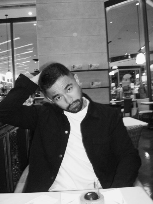 45 is the new 25 😏🎈 https://t.co/6Y3YjAu13l