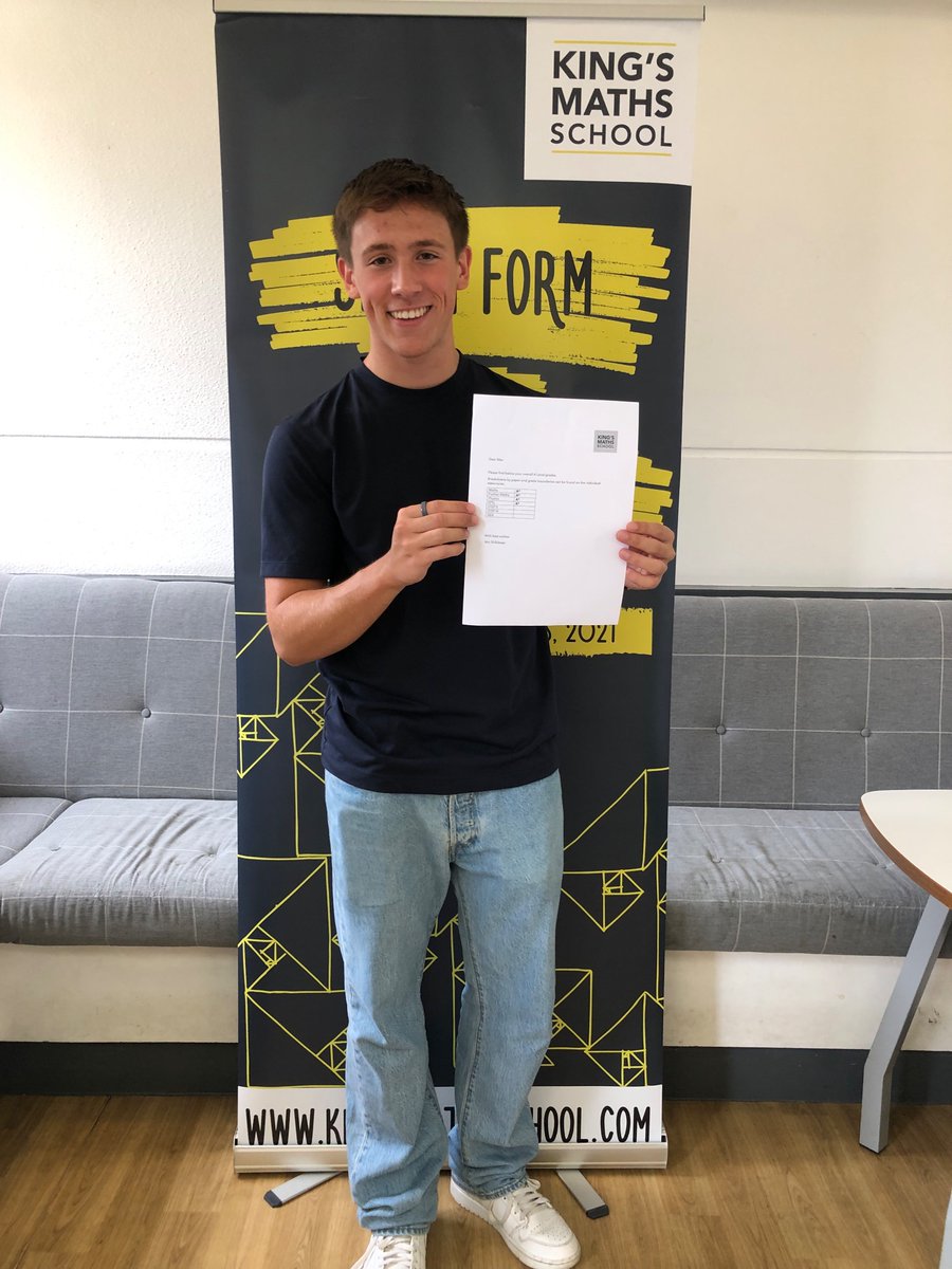 kingsmathschool's tweet photo. Bravo to Max who achieved quadruple A* in Maths, Further Maths, Physics and the EPQ.

Max is off to @uniofwarwick to study MORSE. 

Max is the first person in his family to attend university. 

@warwickstats #alevelresultsday https://t.co/O7yfTTUjiv