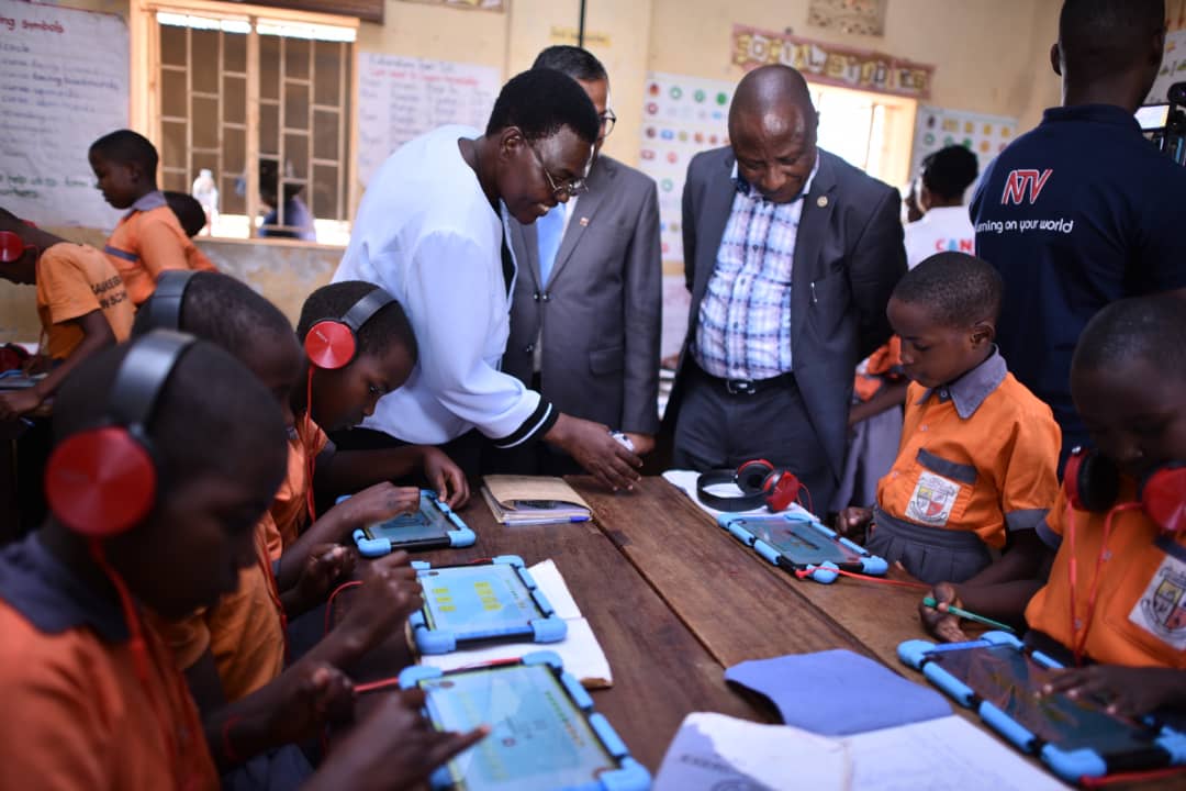 MuhaweDorothy's tweet photo. Today the Minister of state for National Guidance Hon. @KabbyangaB handed over the implementation of the "Can't Wait to Learn" digital learning approach to Isingiro district.
#DigitalizeUg @MoICT_Ug https://t.co/IAHVAeld6V