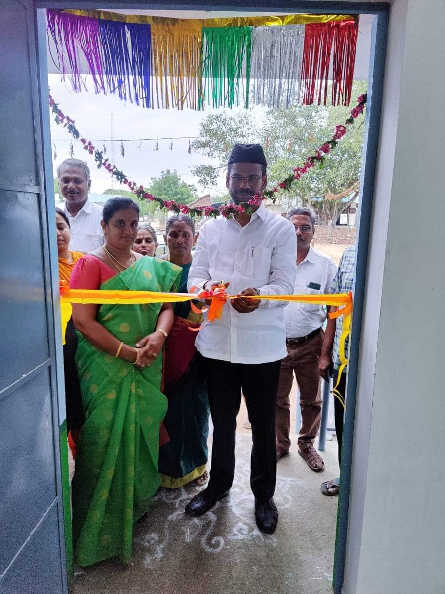 tmmkhqofficial's tweet image. திருச்சி மாவட்டம் மணப்பாறை ஒன்றியம் சீகம்பட்டி ஊராட்சியில் தமிழ்நாடு அரசு மகாத்மா காந்தி தேசிய ஊரக வேலை உறுதி திட்டம் (MGNRC) சார்பில் புதிய அங்கன்வாடி கட்டிடத்தை மனிதநேய மக்கள் கட்சி பொதுச் செயலாளர் ப.அப்துல் சமது MLA  திறந்து வைத்தார்கள்

#mmkmla #abdulsamadmla #tmmkitwing