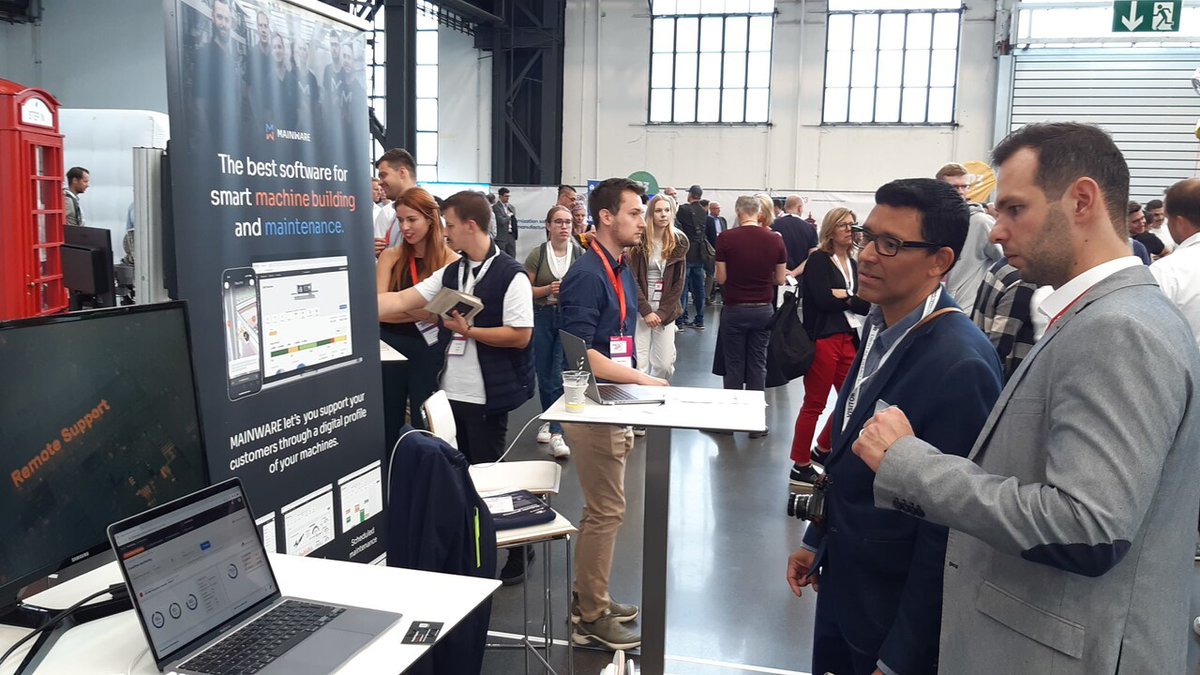 CzechInvest_CZ's tweet photo. Právě se nacházíme na Digital Demo Day! Spolu s námi je tady i 11 českých inovativních technologických startupů, které lákají pozornost návštěvníků! Podívat se přišla také paní generální konzulka Kristina Larischová 🤩 
@DuesseldorfGk, @CzechTrade, @digihub_de
#ddd2 https://t.co/Wx72ZqGuSd