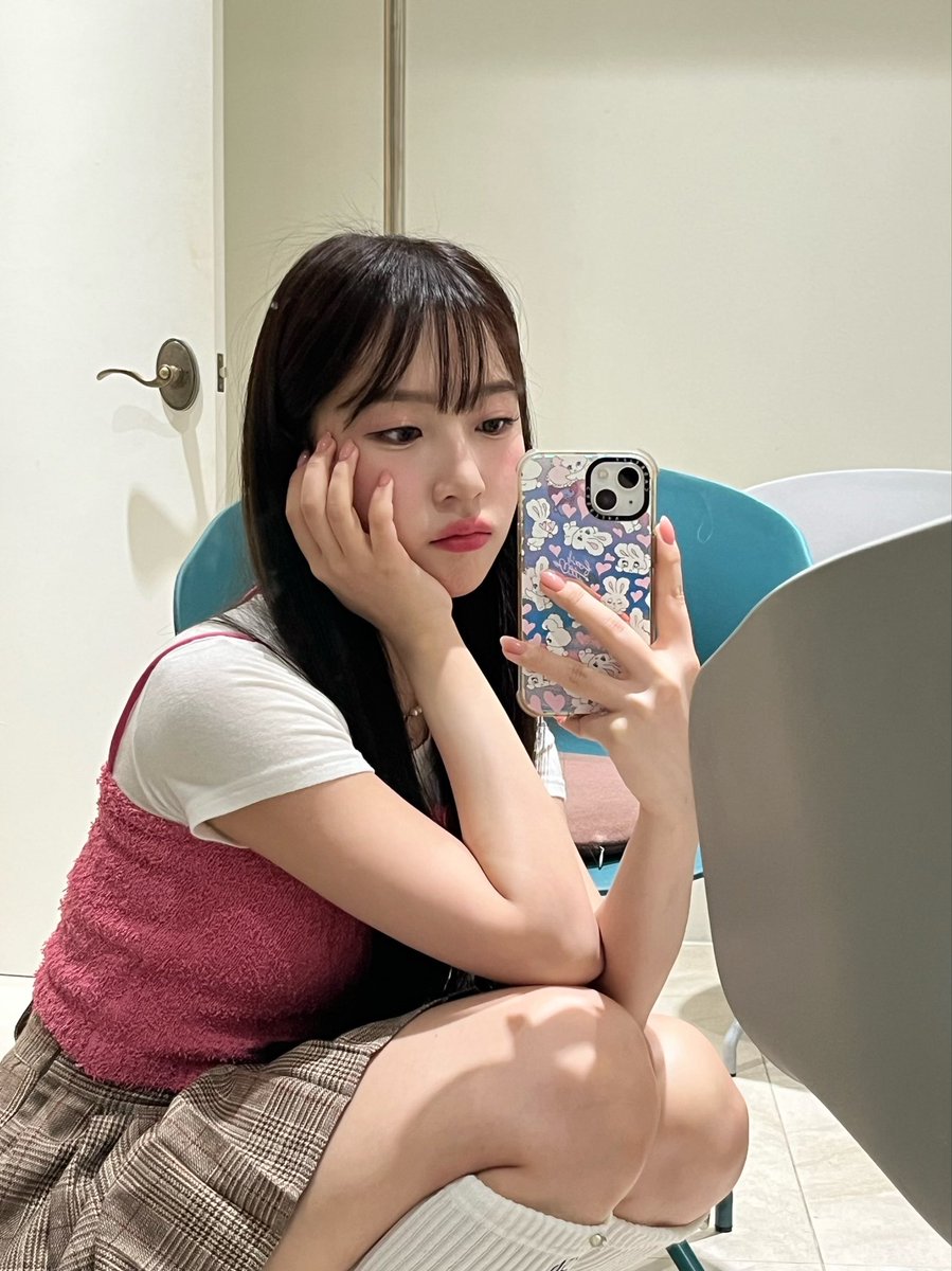 PRIMROSE_MEMBER's tweet photo. 프리즘,, 헤헤 라디오 잘 봤어요? 드디어 내일이라서 그런지 잠-깐!!! 슬펐어요 희희
오늘 머리 했는데 하자마자 프리즘한테 보여줄 수 있어서 행복했어요 ㅎㅎ
울 프리즘 라디오 봐줘서 너무너무 고마워요!!!🤍 사랑해애애애애🥰

#PRIMROSE #프림로즈
#RUBY #루비 https://t.co/CQFtYCUSbq