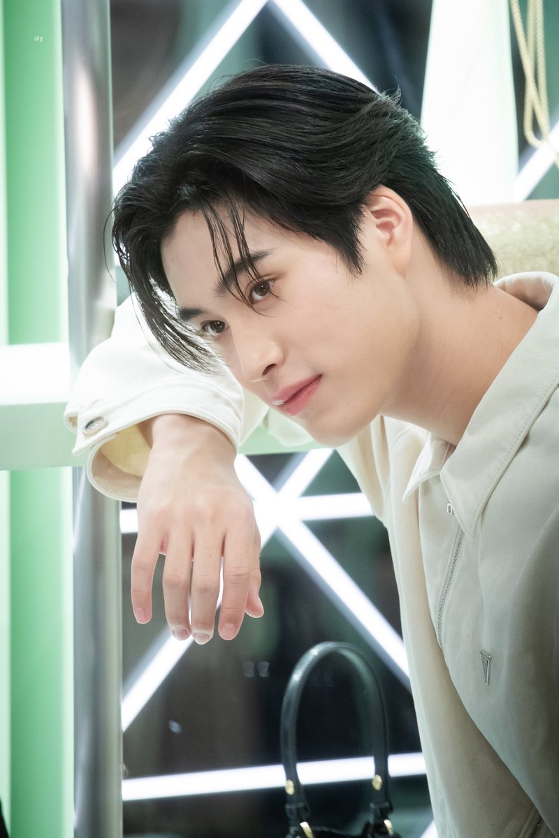 Jetaime_xx4's tweet photo. ขอขอนุญาตใช้คำว่า หล่ออย่างมีระดับค่ะ 🥺🫶🏻✨
#PradaxGemini
#Gemini_NT #เจมีไนน์ https://t.co/vLwioIpw6n