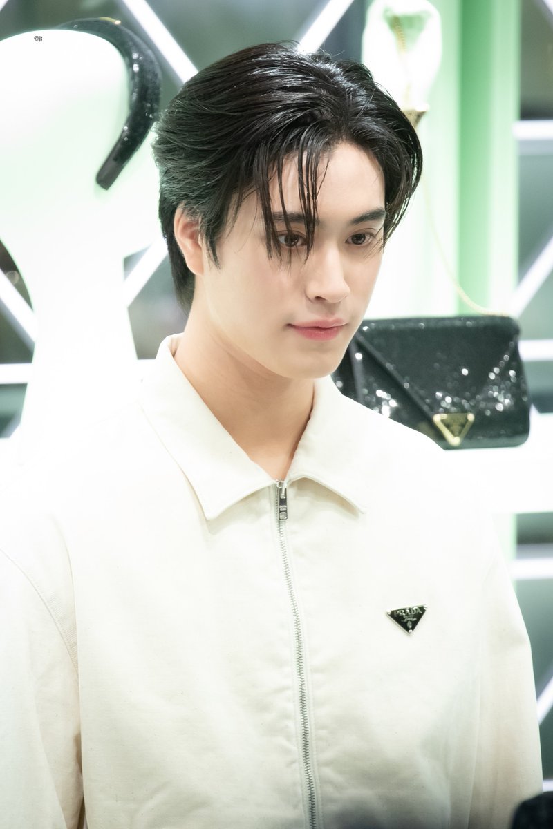 Jetaime_xx4's tweet photo. ขอขอนุญาตใช้คำว่า หล่ออย่างมีระดับค่ะ 🥺🫶🏻✨
#PradaxGemini
#Gemini_NT #เจมีไนน์ https://t.co/vLwioIpw6n