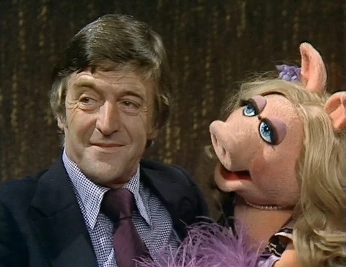 ToughPigs's tweet photo. We remember legendary British television host Michael Parkinson, and the hilarious time he hosted the Muppets.

https://t.co/q42drQ2Crn https://t.co/7yiAadkFXP