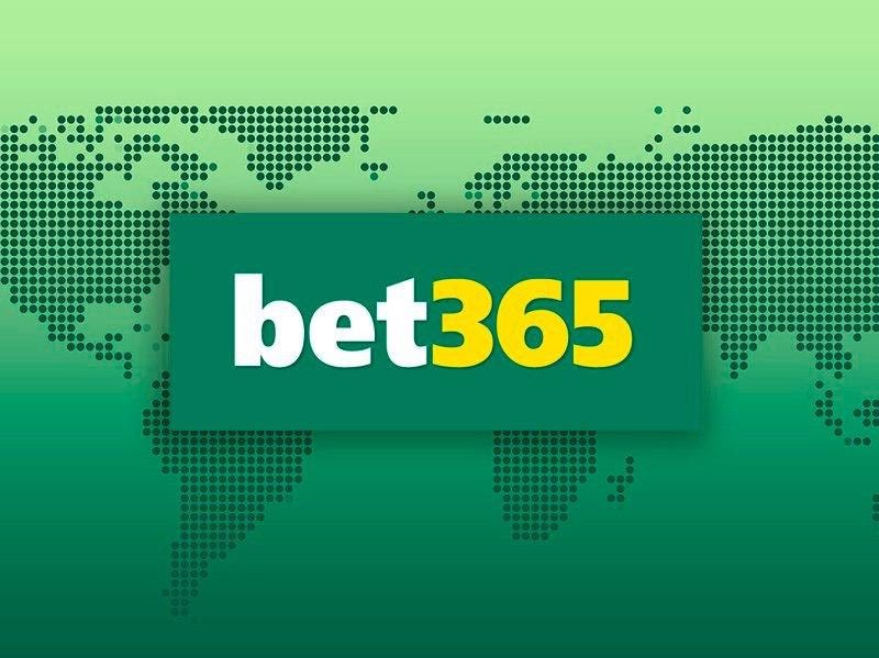SyncSlots's tweet photo. ๐ซ #Bet365 in the spotlight for advertising amidst minors on Twitter. While ASA flagged concerns with Sky Sports Premier League's post featuring footballer Granit Xhaka, Bet365 assures age regulation. Youth loves Xhaka but betting? That's adult territory. #Syncslots #AdEthics https://t.co/u21lRhMRID