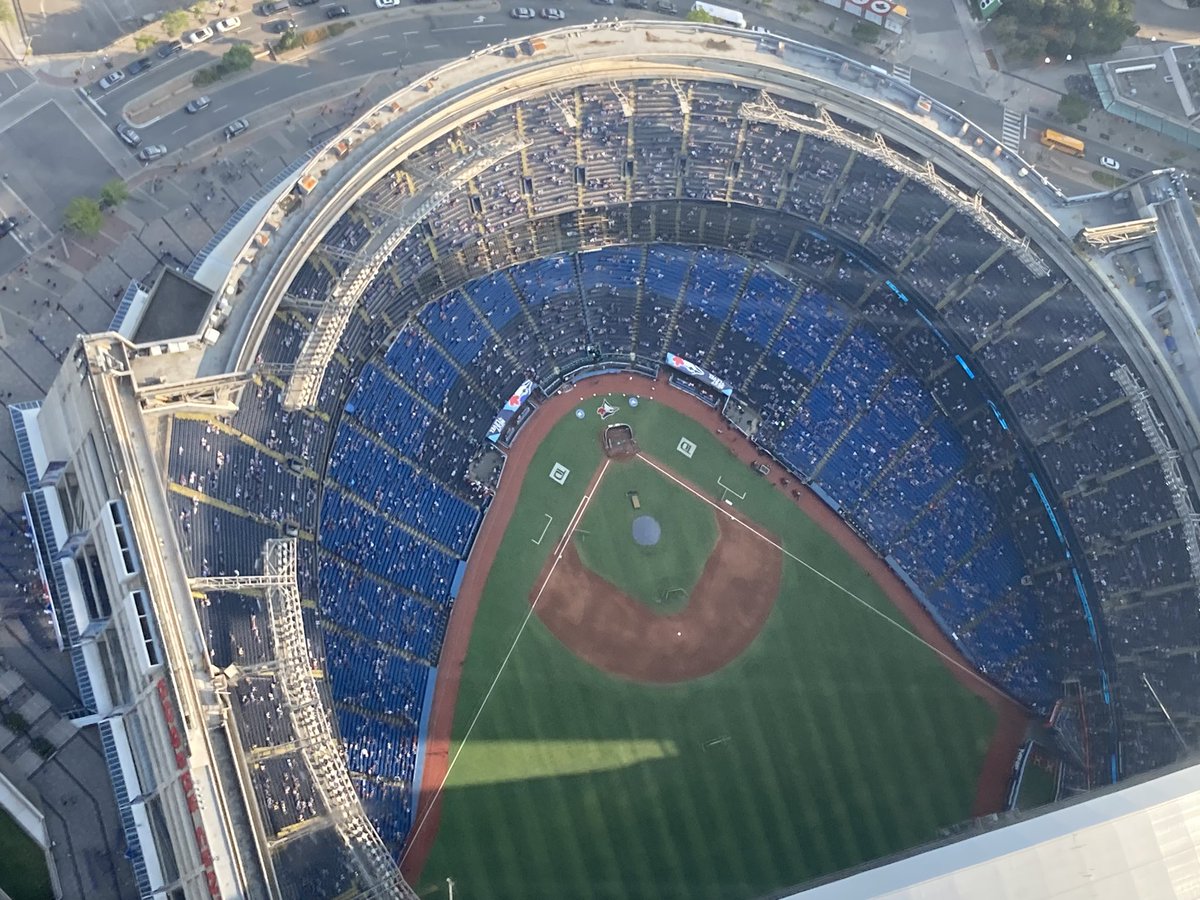 Toronto and Niagara Falls didn’t disappoint. Amazing! I had the best time. I even stood on the glass floor at the CN Tower. 

<a href="/TourCNTower/">CN Tower / Tour CN</a> <a href="/NiagaraFalls/">Niagara Falls Canada</a>