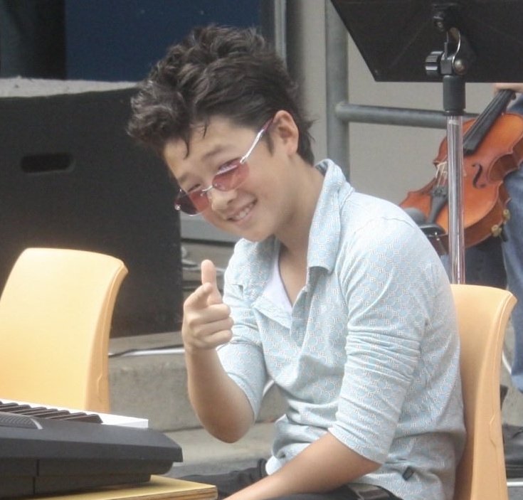 it's him, it's Mr. Steal your girl