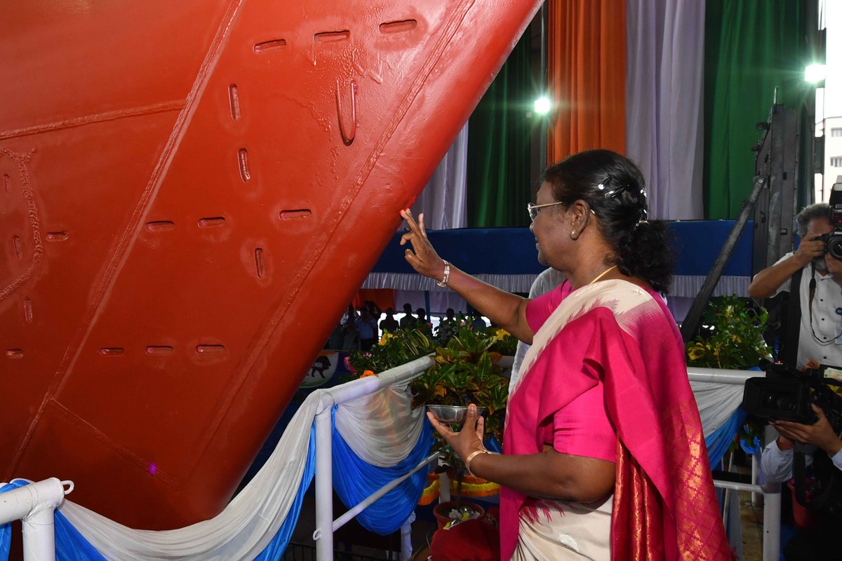 President Droupadi Murmu graced the launch ceremony of Vindhyagiri – the sixth ship of project 17A of Indian Navy at Kolkata. The President said that the launch of Vindhyagiri marks a move forward in enhancing India’s maritime capabilities. It is also a step towards achieving the