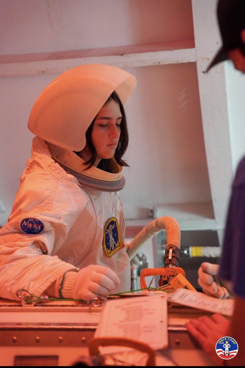 JenDeJournett's tweet photo. @NASA @SpaceCampUSA update ---- Looks like #Kid4 and #TeamEuropa mission is going well. #HaveFlightSuitWillScience ๐๐ฉโ๐๐ฑ๐ https://t.co/72HJgG2fKJ
