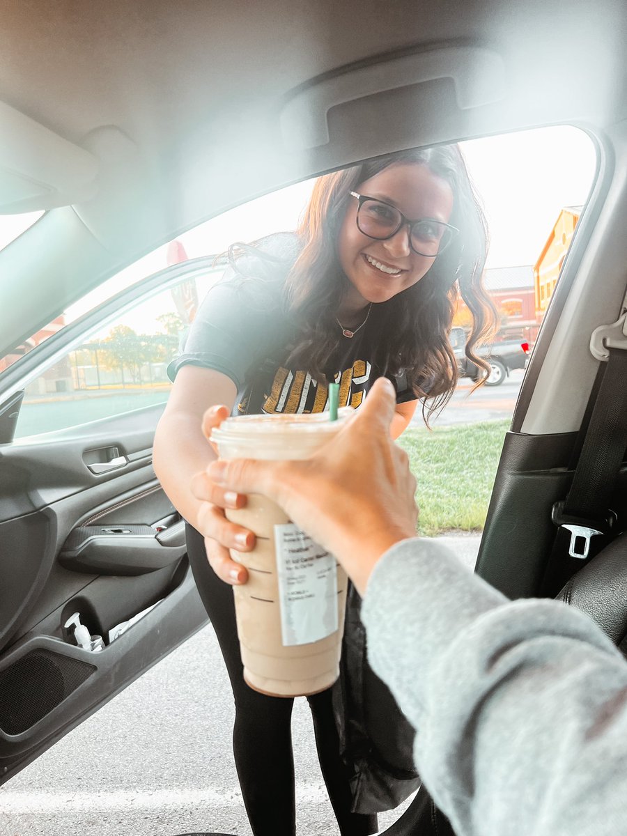 May your Starbucks always be stronger than your day 🖤 

#starbucks