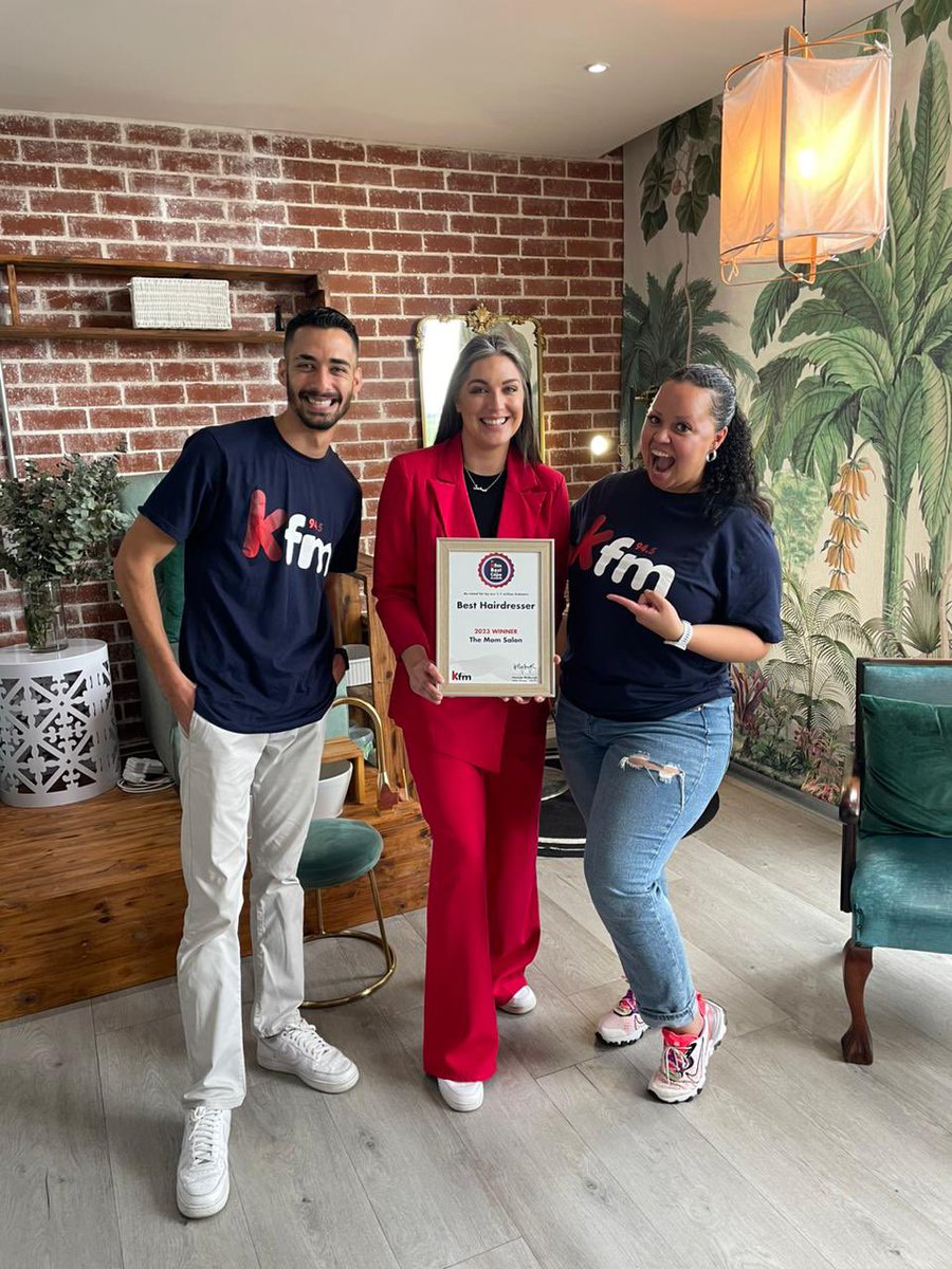 KFMza's tweet photo. The #KfmCrew driven by Suzuki are out in our beautiful city dropping off one of the #KfmBestoftheCape awards to The Mom Salon, winner of this year’s Best Hairdresser as voted for by our Kfm 94.5 listeners! 🕺✨
#SuzukiClassOf2023 #SuzukiSASquad https://t.co/9C2ZgieItV