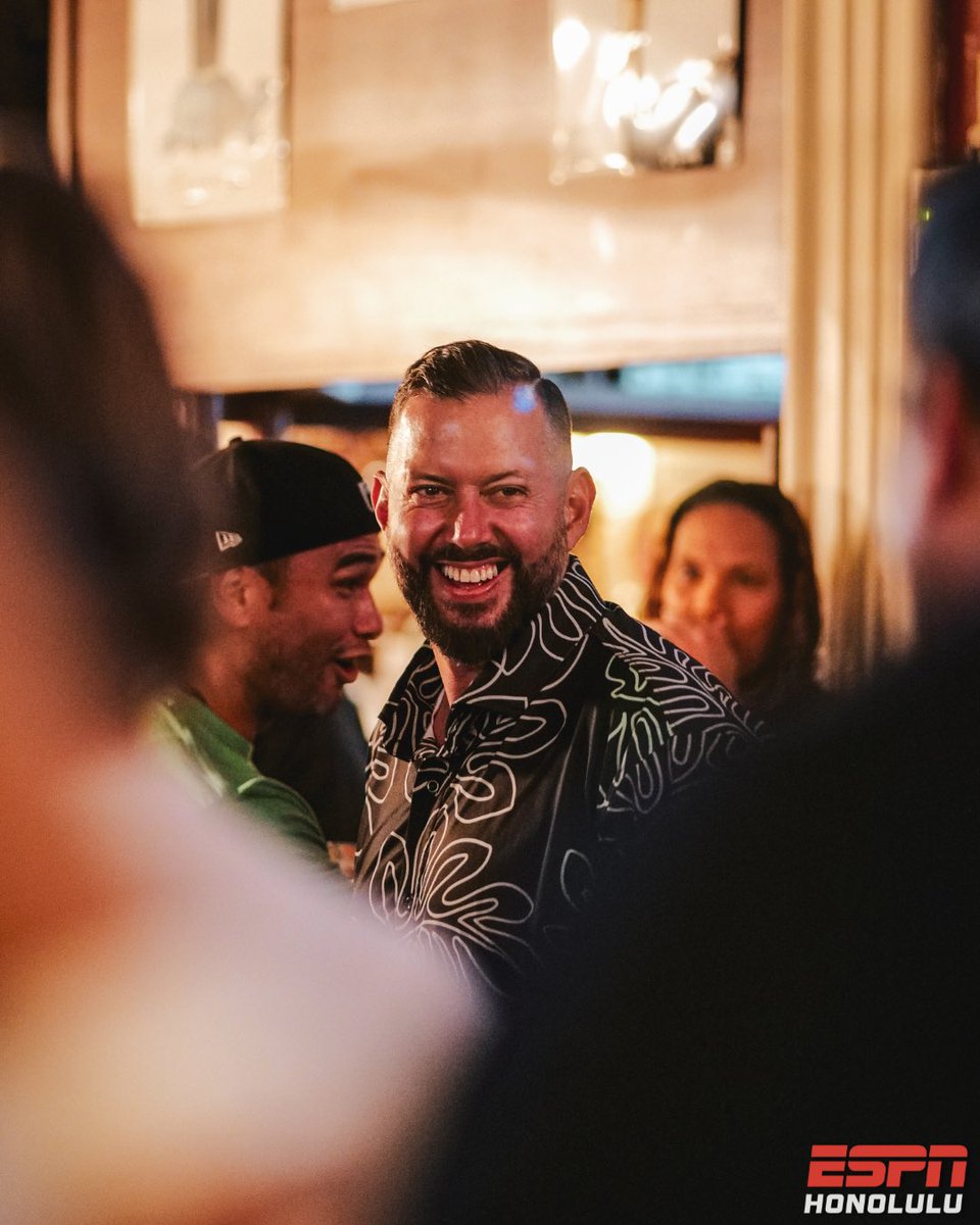 ESPNHonolulu's tweet photo. Murphy’s 26th Annual Pigskin Pigout
#HawaiiFootball #GoBows #MurphysBar #NaKoa #ESPNhonolulu https://t.co/NfLtEGlIN9