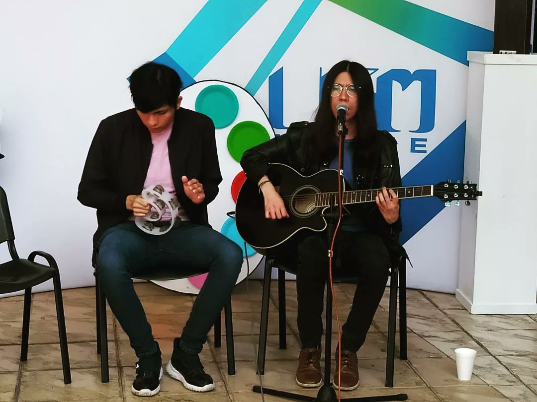 yleniabandaofi2's tweet photo. Gracias @ugm_norte, estuvo muy divertido, chequen el programa en Facebook como "¿Pa' cuando el título?" 🤟✨
#ylenia2023 #yleniafamily #yleniabanda #cdp #cielodepapel #ugmnorte #orizaba https://t.co/fY9ow80nbZ
