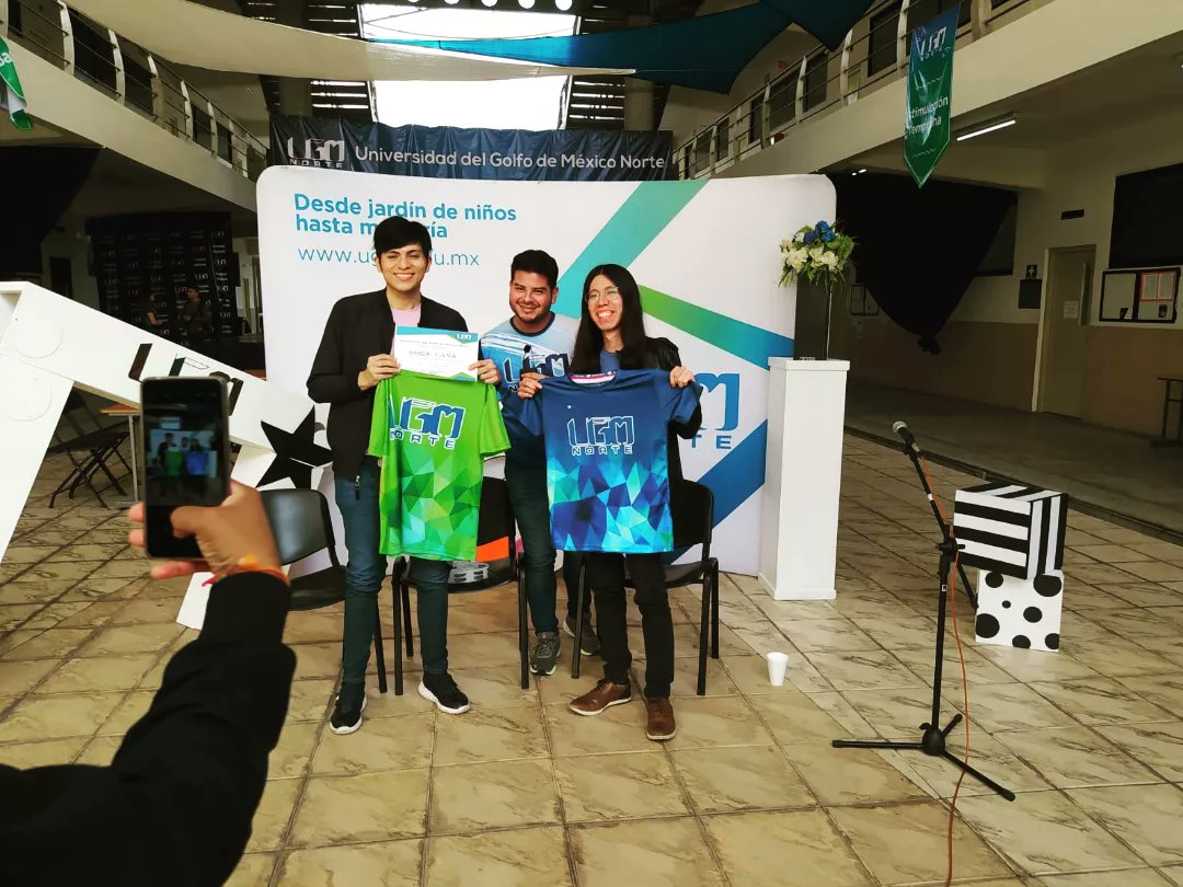 yleniabandaofi2's tweet photo. Gracias @ugm_norte, estuvo muy divertido, chequen el programa en Facebook como "¿Pa' cuando el título?" 🤟✨
#ylenia2023 #yleniafamily #yleniabanda #cdp #cielodepapel #ugmnorte #orizaba https://t.co/fY9ow80nbZ