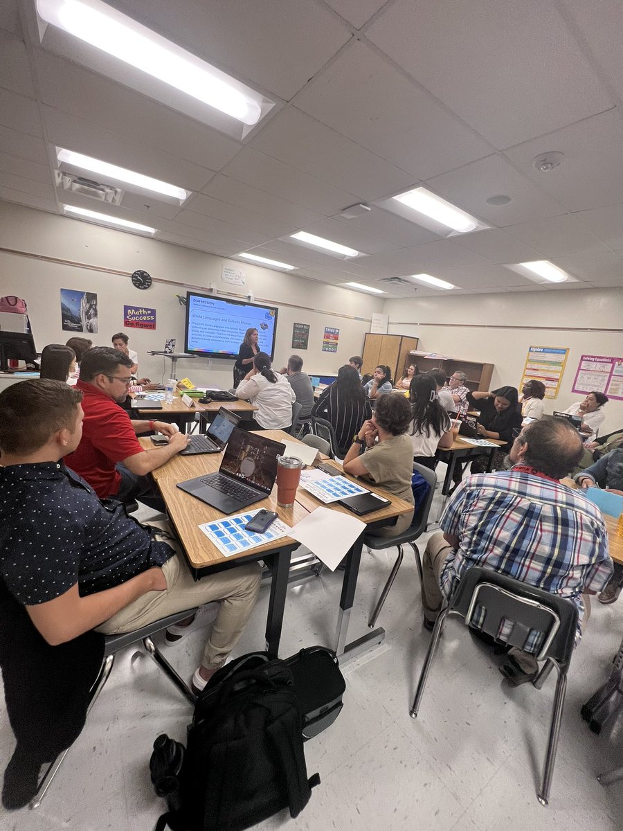 angeeceegee's tweet photo. New #WorldLanguage teachers for SY 23-24 learn from  @Sfwyhs  about personalized vocabulary, deeper learning, and how our colleagues are our most important RESOURCE! #LeadLoudoun 💯👬👭👏🥳 https://t.co/BBXrxc37um