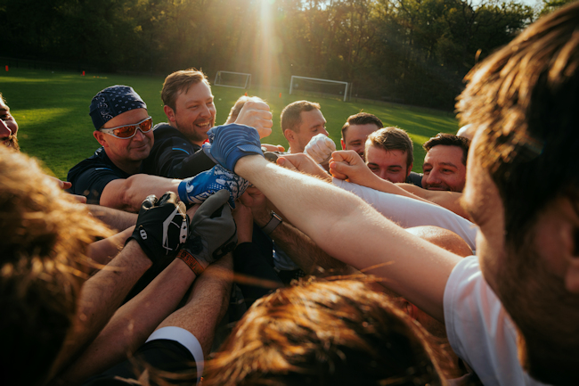 Ich spreche ich mit Miriam Seib und Marie Breier vom Deutschen Olympischen Sportbund. Ihr bekommt einen Überblick was der DOSB (@DOSB_Sportentw) macht, in der Hauptsache sprechen wir aber über ReStart und wie Sportvereine davon profitieren können.
vereinsmeier.online/das-restart-pr…