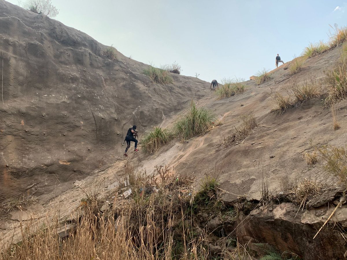 eye_unit's tweet photo. 13/08/2023
Visibility and deterrence operation was conducted around old mine shafts in the langlaagte and Riverlea areas. Illegal mining is destroying our essential infrastructure, putting lives in danger and this will never be tolerated.
(1/2) https://t.co/6ckOSywaHH