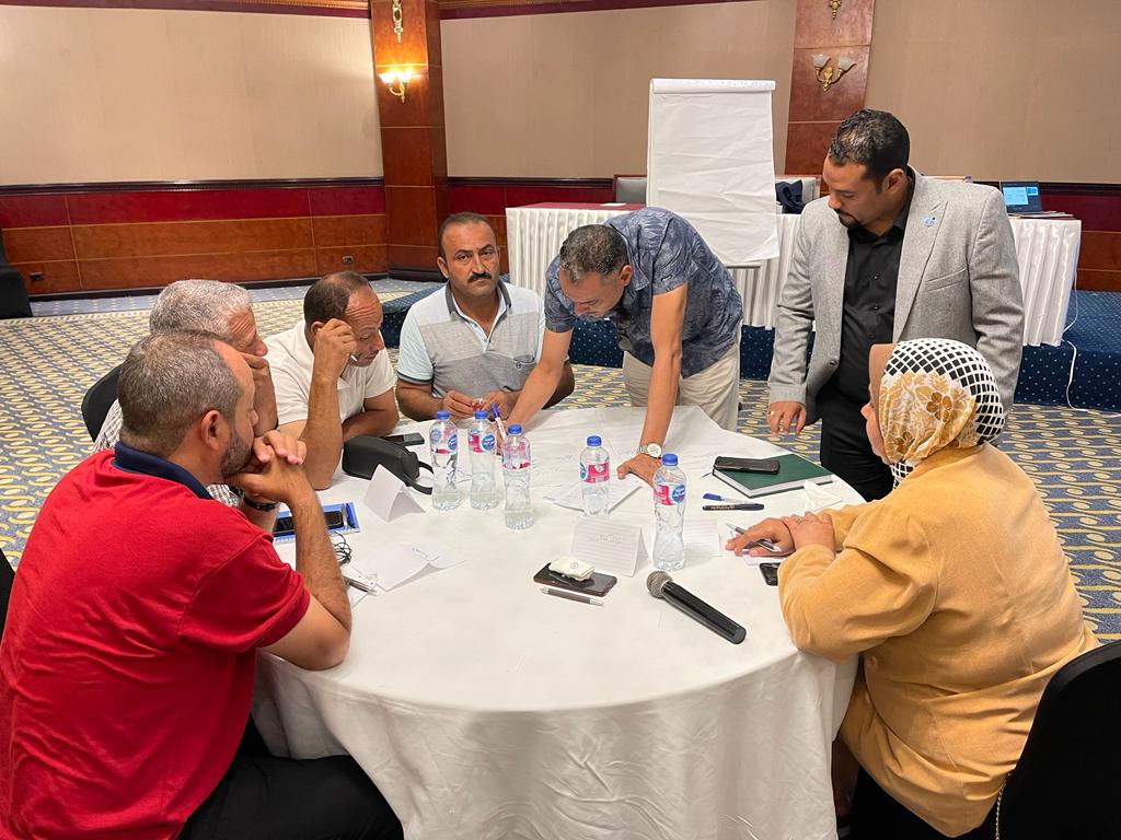 FAOEgypt's tweet photo. في إطار مشروع @FAO / @JapanGov  لتعزيز إنتاجية وحدة المياه في الزراعة بالشراكة مع @MwriEgypt و @agricultureagr تم تنظيم تدريب ميسري مدراس المزارعين👩‍🌾🧑‍🌾الحقلية لعد�� من موظفي الإرشاد والمهندسين الزراعيين من 4⃣ مراكز بـ #كفر_الشيخ 🇪🇬 لتسهيل تكوين مدارس مزارعين لمحاصيل مختلفة. https://t.co/qsisxIiVYR