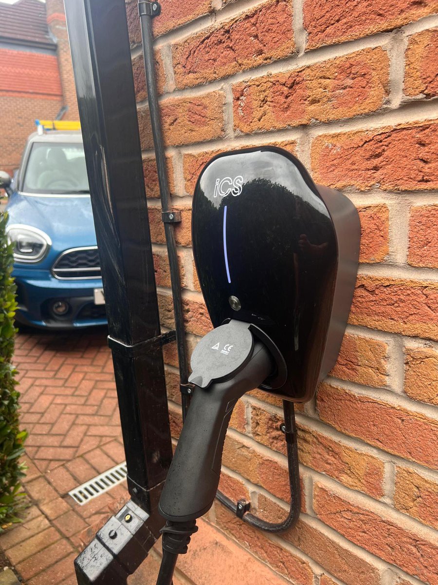 g_relectrical's tweet photo. More EV installs for some very happy customers @myenergiuk and an ICS charger installed easy to install and set up, cracking bit of kits these two #evcharger #myenergi #ics #leeds #gandrelectrical https://t.co/oCnxvj8RYh