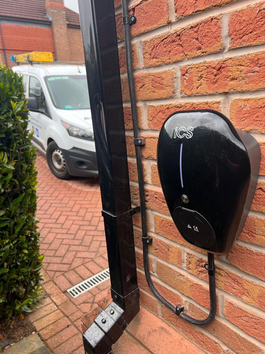 More EV installs for some very happy customers <a href="/myenergiuk/">myenergi</a> and an ICS charger installed easy to install and set up, cracking bit of kits these two #evcharger #myenergi #ics #leeds #gandrelectrical