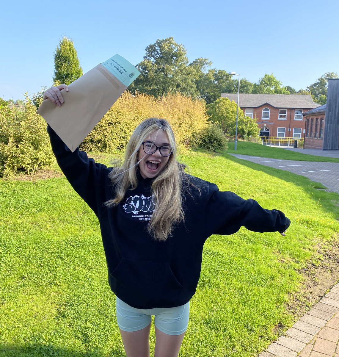 broughtonhall's tweet photo. ⭐️ Well done Summer who is heading to the University of Central Lancashire in September! @UCLan #ALevelResults #Liverpool #BroughtonHall https://t.co/HMWvZw7LPA