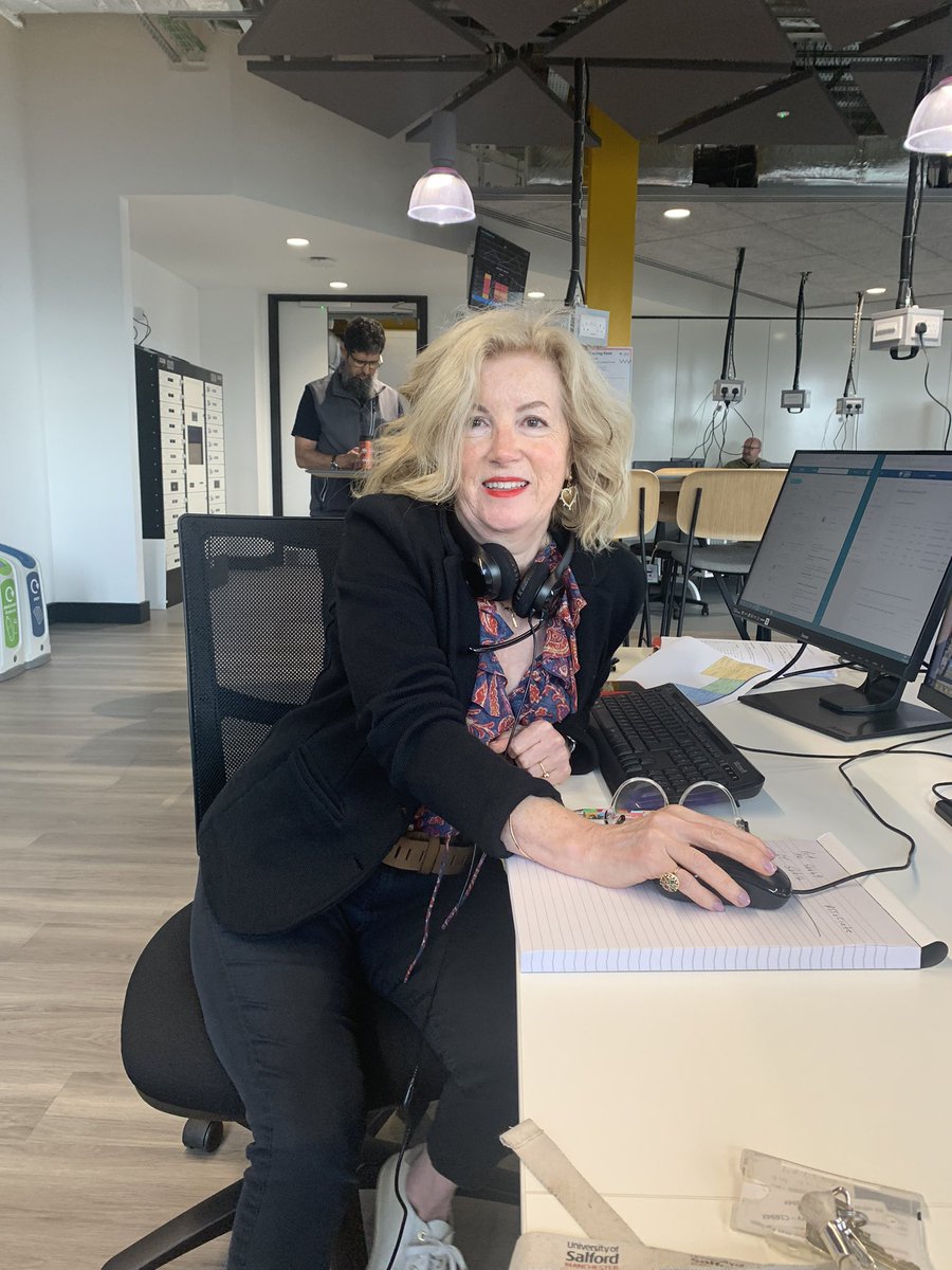 nickypennington's tweet photo. Welcome to clearing! The @UoS_HealthSoc are here to help you. If you are considering adult nursing or @UniOSalfordTNA then please talk to us https://t.co/1zCzEjusr2