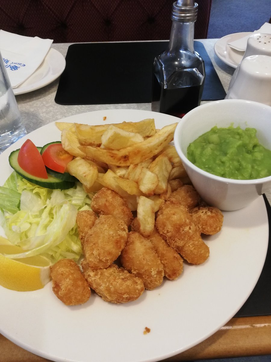 Benet_dart95's tweet photo. #Cleethorpes #Steelers #Fudgecake #batteredscampi #prawncocktail #tasty #delici https://t.co/Y830C2jwMM