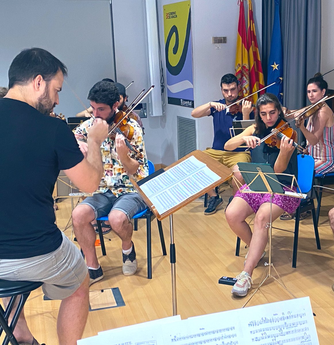 ecouterlinoui's tweet photo. Nuestro espectáculo 'Departir y devenir' 🧳🗺️ es un viaje por Inglaterra... con música, muchas canciones y seguro que sorpresas 🙈

Acompañadnos este 19 de agosto ☀️🎵

🎟️ Entradas ya disponibles aquí: https://t.co/blERrb45op https://t.co/FjaUqblbHi