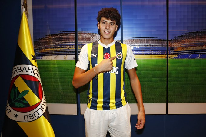 legend_obra's tweet photo. Sizce Omar Fayed kiraya mı verilmeli yoksa bu sezon takımda mı değerlendirilmeli?

#Fenerbahce #FenerinMaçıVar #Omar #Livakovic #DeGeaFenere #Rashica #dzeko #ttadic #ziyech #burak #altay #krunic #alikoc https://t.co/HxNYd9HU3L