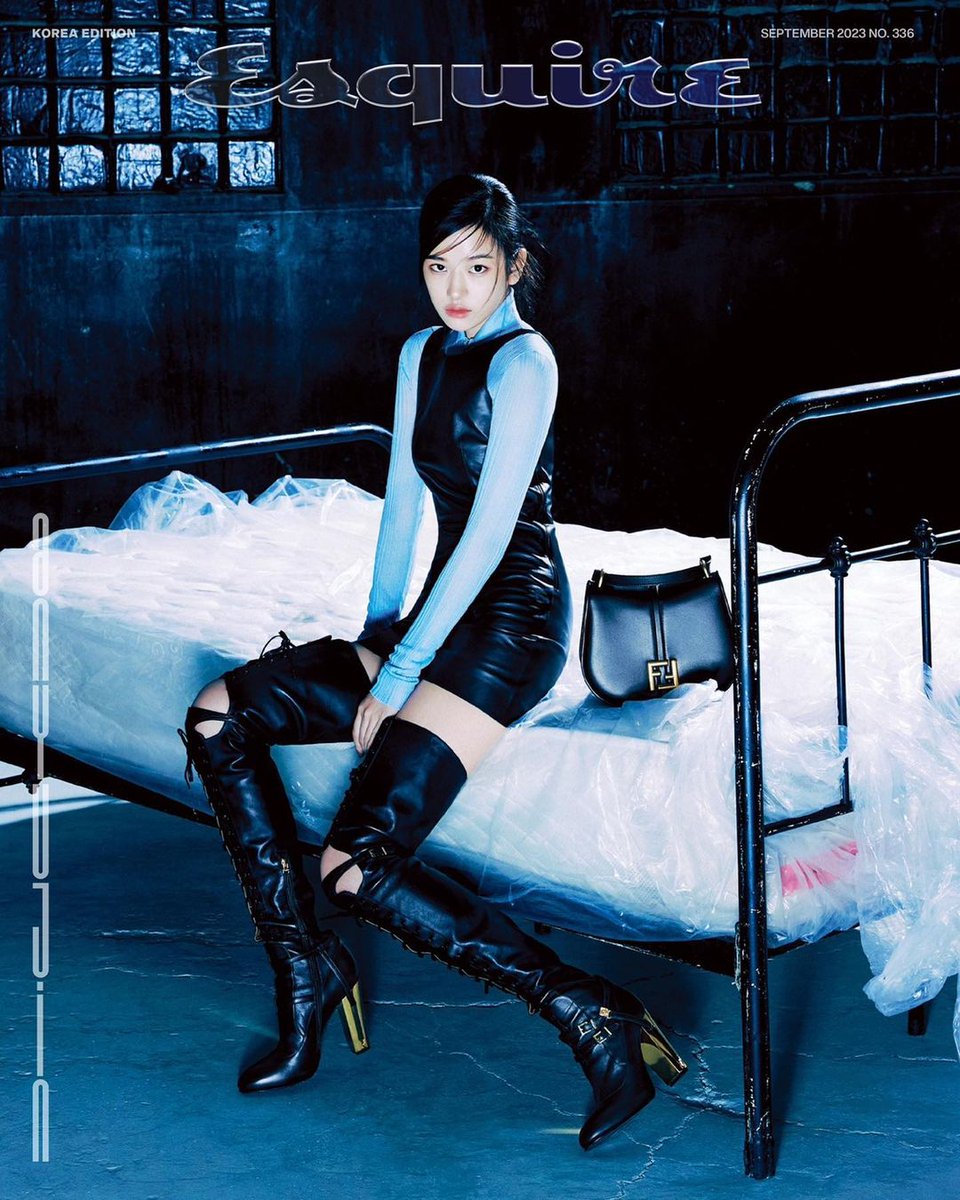 globalunnie's tweet photo. AN YUJIN of IVE on the Cover of ESQUIRE KOREA for the September Issue wearing FENDI FW 2023 COLLECTION 💖🌺

#IVE #ANYUJIN #IveYujin #YujinIve #IveStarship #Starship #EsquireKorea #EsquireCover #CoverStar #Fendi #model #singer #dancer #kpopgroup #SeptemberIssue #Kpop #Korea https://t.co/lJgnnBHm0A