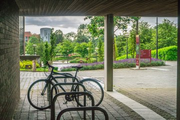 The Best Student Campus in Ireland! Don't take our word for it - its one of the five awards that we won at the Education Awards 2023 We're so proud of our stunning campus & sharing it with the UL and local Limerick communities ul.ie/news/ul-takes-… #Ireland #StudyatUL