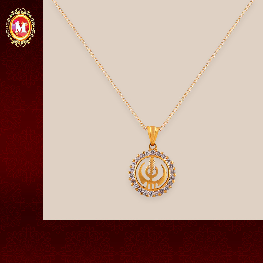 Shop Modern Gold Pendant Designs At Affordable Price. We have a Variety Of Simple & Unique Gold Pendants Online At maniramjijewellers.in

#jewelegance #jpendantset #pendantset #goldenbeauty #chic #goldinvestment #market #goldmarket #jewellers #maniamjijewellers