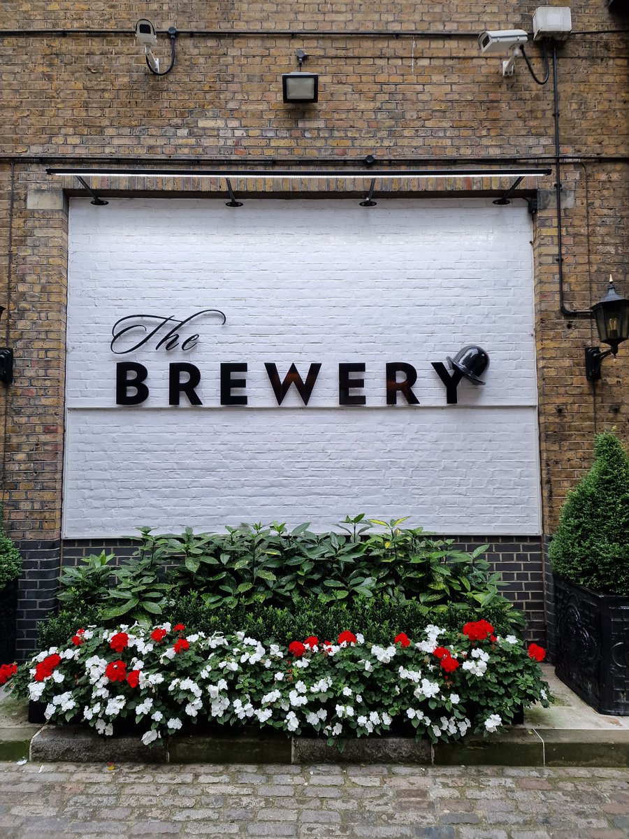 hellobenifex's tweet image. The Benefex stand is ready for day one of @gopherconuk  😎 🎉

If you&apos;re attending then stop by our booth in the main hall to speak to our engineering team, learn more about our award-winning OneHub platform, and pick up some great merch 🥳

#gophercon23