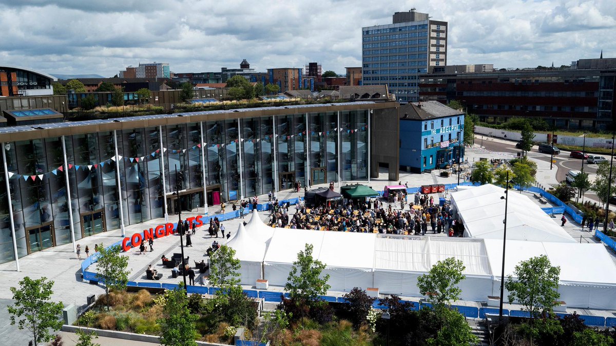 Congratulations to everyone receiving their #ALevelResults today! 

If you haven't secured a place at university yet, why not give us a call and explore your options?

📱 Call 01772 830777 to start your UCLan journey!