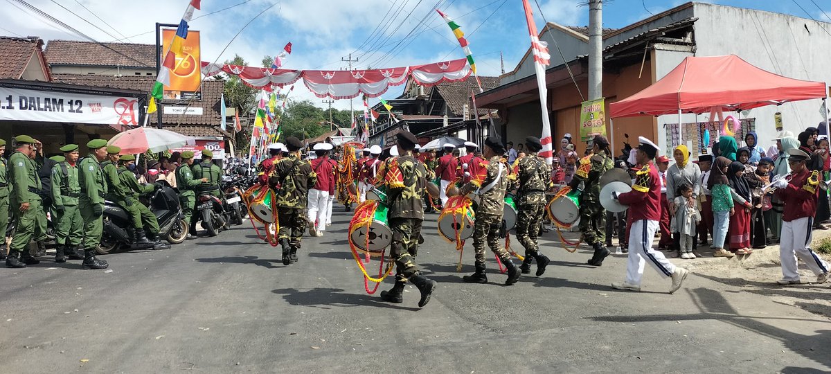 AnsorMagelang's tweet photo. Keikutsertaan dalam Upacara Peringatan HUT RI Ke 78 oleh Ansor dan Banser di beberapa wilayah di Kab Magelang.
#HUT78RI https://t.co/vNFpnLea0o