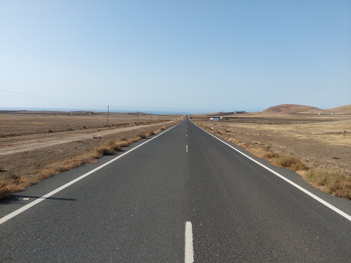 I don't care if your leg's dropped off. There's no excuse for not getting out on your bike this morning. After the heat and wind we've had recently, conditions right now are as close to perfect as you'll get.
😎👍🚴