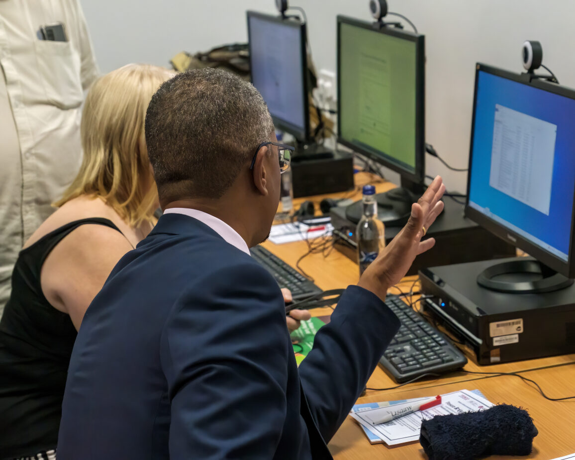 TUCCymru's tweet photo. Great to be in Magor yesterday with @vaughangething @PaddyLillisGS and @bally_auluk to open the new Union Learning centre at the Tesco distribution site 👏

Coordinated through the Wales Union Learning Fund, the centre will help workers access equipment and develop IT skills👍 https://t.co/rX6gKV78Z4