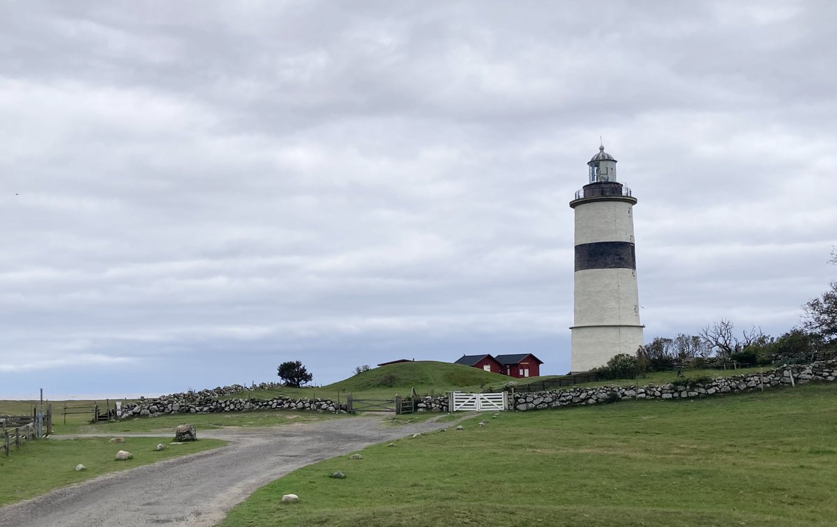 Färdighängt nu. Välkomna! Havet och strandängen utanför. En underbar lokal på en underbar plats. ⁦<a href="/TngeFyr/">Morups Tånge fyr</a>⁩