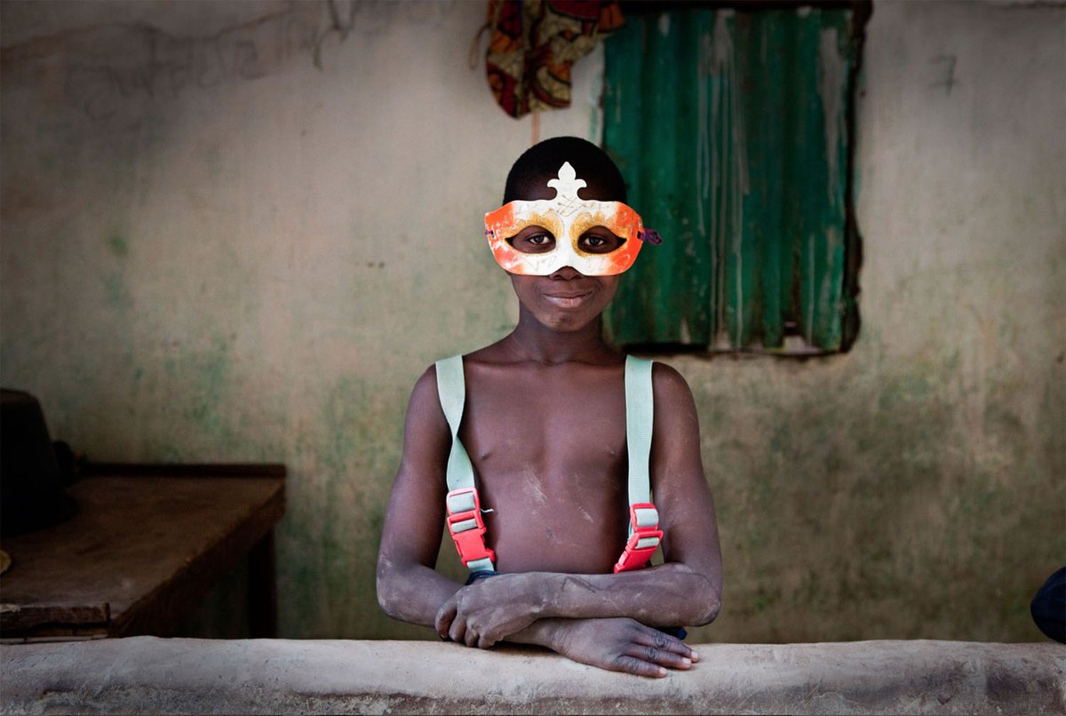 FlorioGallery's tweet photo. ‘The Boy in the Mask’ 2013 | Limited edition fine art #photographyprints © Jason Florio also @floriophotoNYC   ,  |

Also available in large format | Please send a private message for information: sizes | editions | prices | shipping
https://t.co/7GrRLIjq2T https://t.co/tX3zFLF0Jg