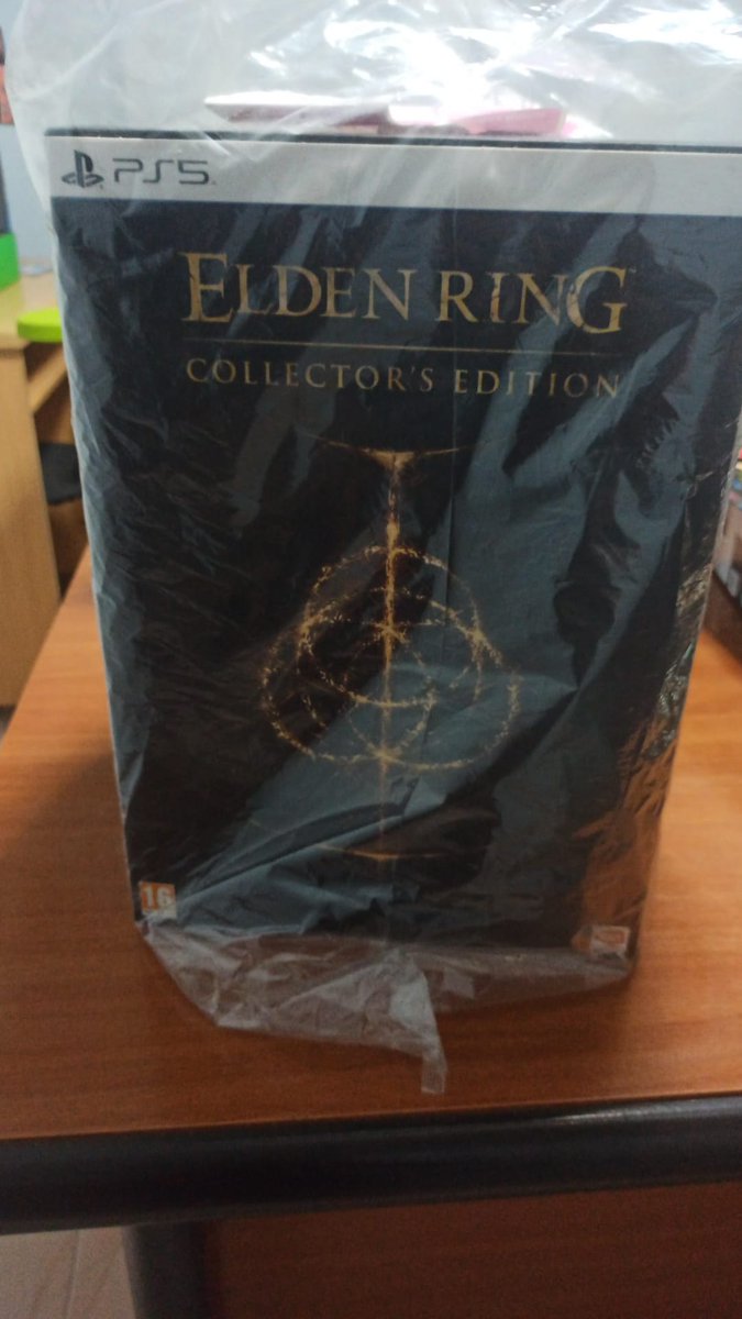 stormrevenga2's tweet photo. Gente se vende edición coleccionista de Elden Ring PS5 precintada. Interesados MD https://t.co/5CNrMCS0xR