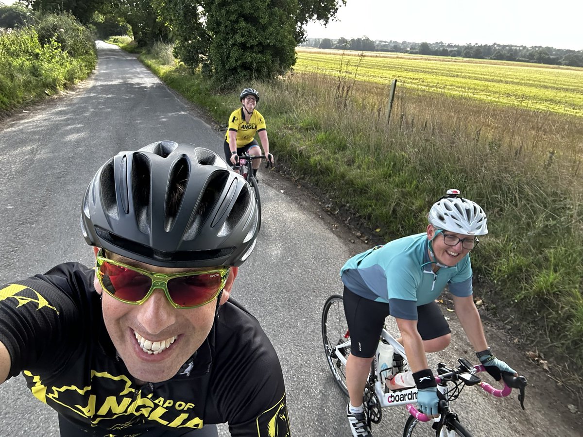 shotleypeat's tweet photo. Lap of Anglia day 2 underway - coffee adn sausage role stop at Coxs at Spencers Farm Shop &amp; Carter’s Cafe at 45km.  Just another 120km for today and we’re done

https://t.co/9AlNsKkb3J

@EastAngliAirAmb @LapofAnglia https://t.co/7LweI7n8bU
