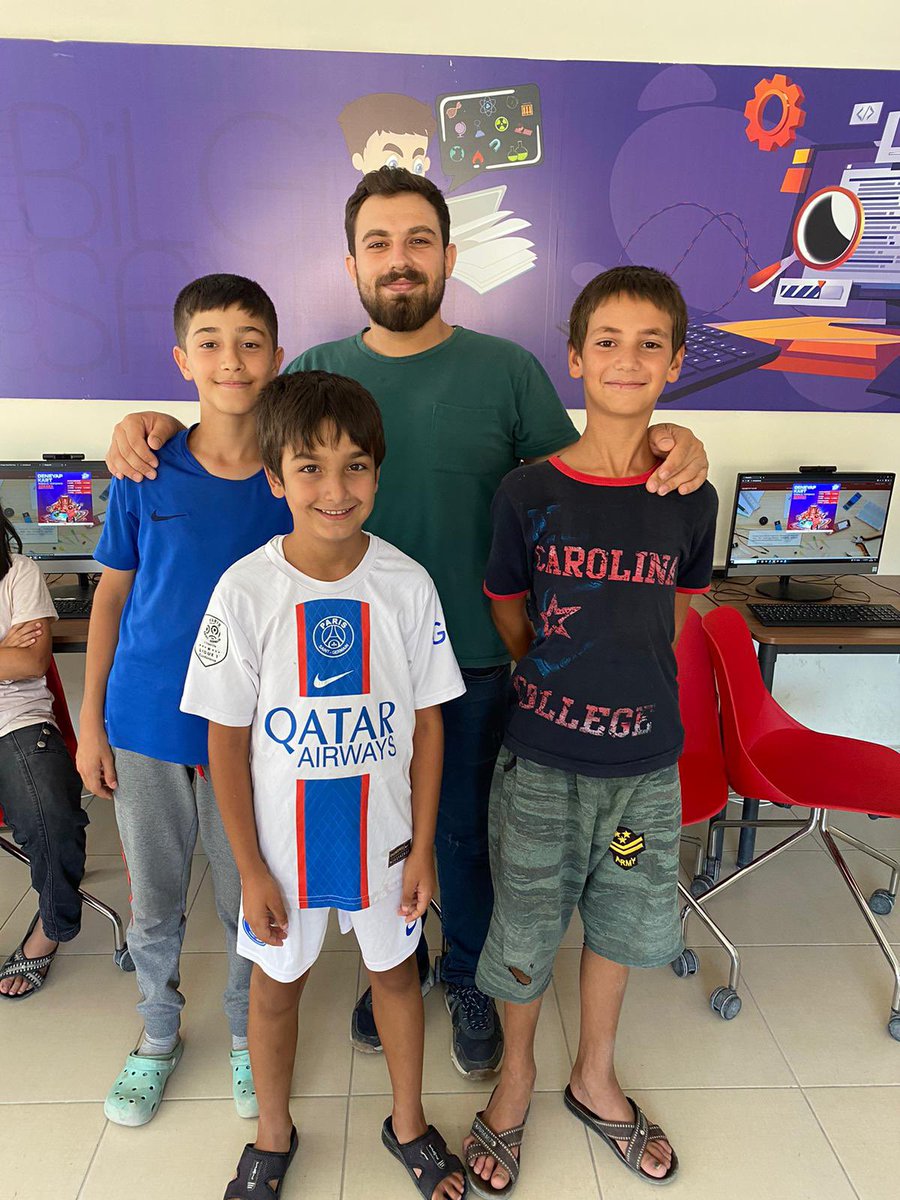 ➡️İstikamet Teknofest ✔️

Yeşilyurt Mesleki Eğitim ve Yaşam Merkezi öğrencilerimiz T3 Vakfının düzenlediği Deneyap Kart Robolig yarışmasına girmeye hak kazanarak, Ankara'da düzenlenecek olan TEKNOFEST'te bizleri temsil edecek. 💫

⭐Yolunuz Başarı Olsun⭐

#Teknofest
#Robolig