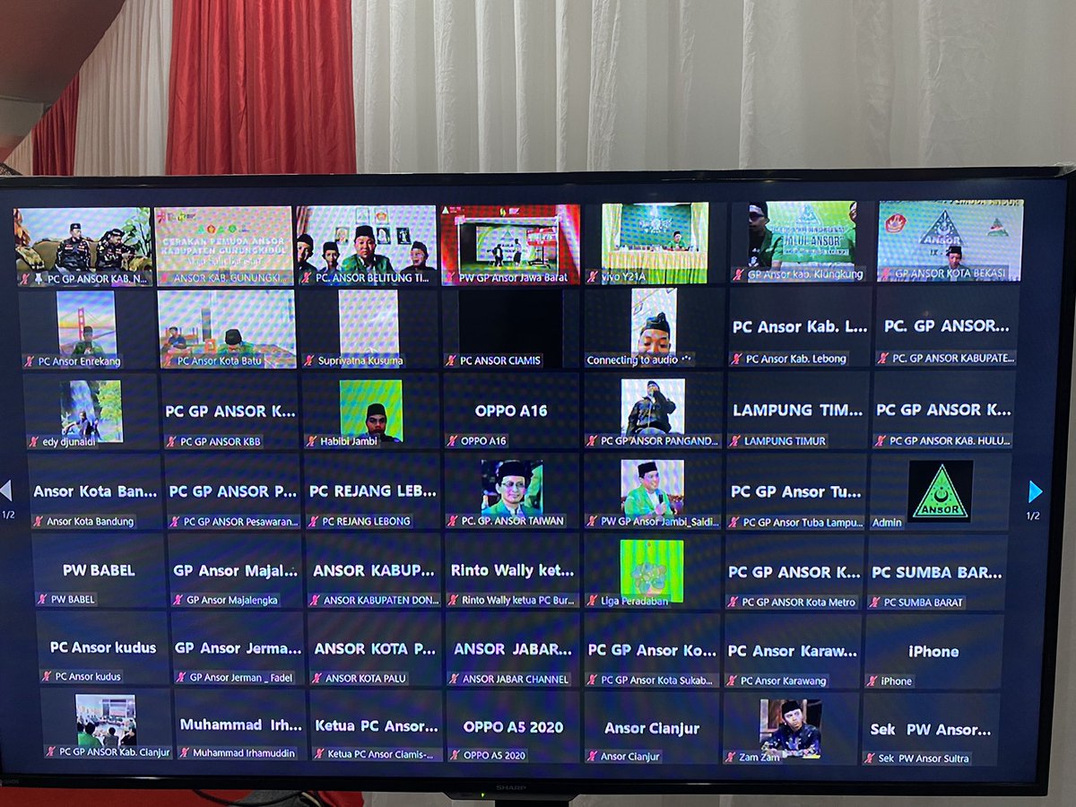 Menengadahkan tangan untuk langitkan doa. Sebuah syukur atas kemerdekaan Indonesia dan genapnya usia GP Ansor ke 89. 

Semoga semua yang diharapkan para pendiri dan para kader dalam semangat geraknya mendapatkan RidloNya.