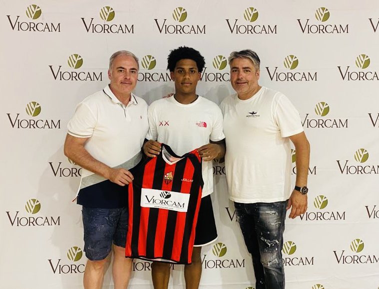 El Kedwal va jugar en categories inferiors del club i després de formar-se en categories formatives preferents, torna a la que va ser casa seva.
Jugador amb una gran projecció, que de ben segur serà una bona peça en la línia exterior.
Enhorabona, Kedwal i bentornat a casa!