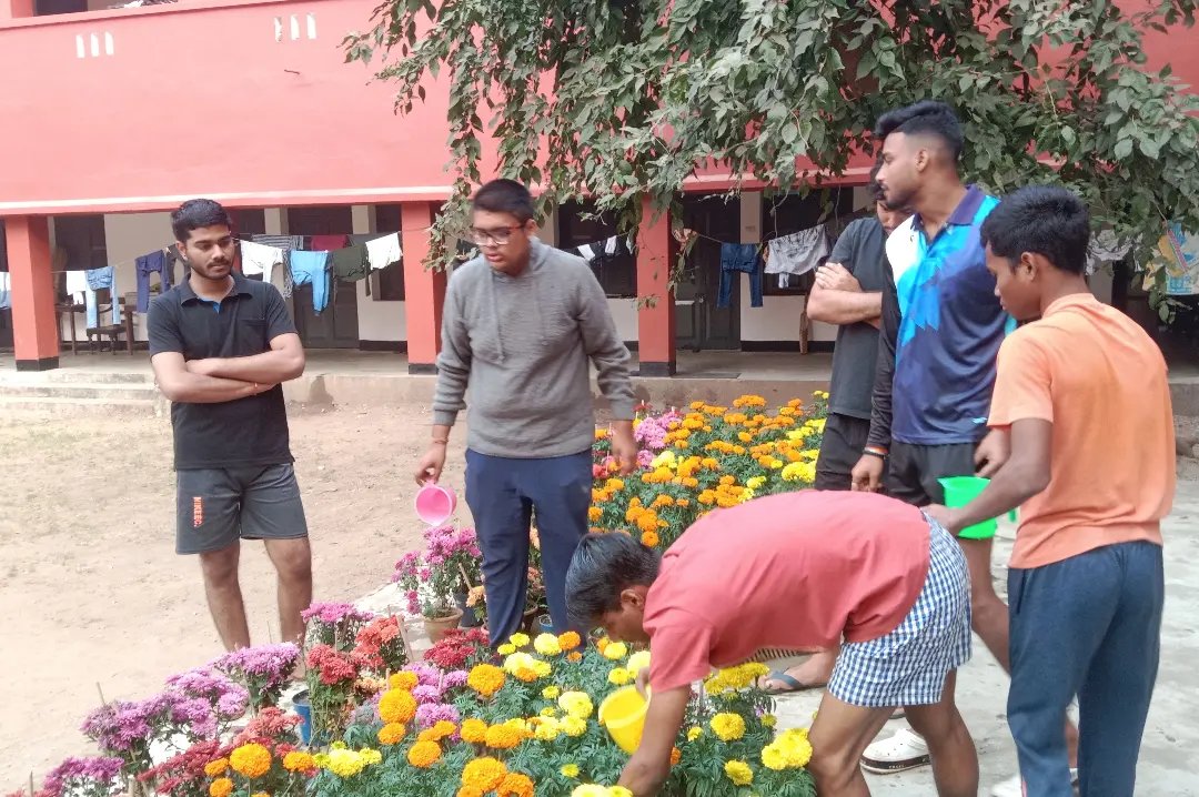 newhostelru's tweet photo. We the boarders of New Hostel take the opportunity to celebrate "Meri Maati Mera Desh" Campaign initiative envisioned by our Hon’ble PM Shri Narendra Modi. Thank You "Amrit Mahotsav", Ministry of Culture, Government of India.

#the_new_hostel 
#totalNew 
#ravenshawuniversity https://t.co/WmxT4lohPG