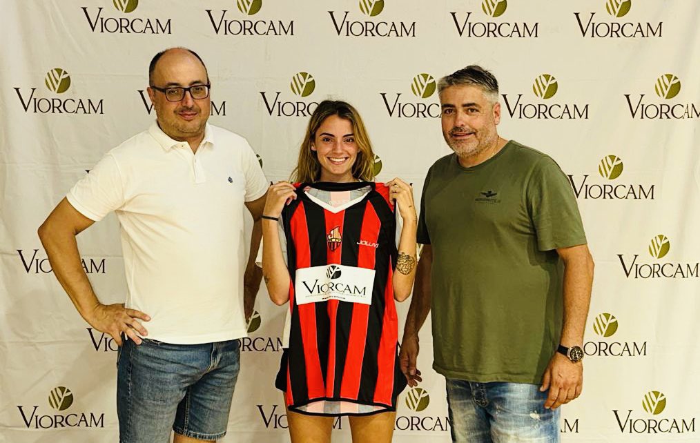 La Mar Romero és una jugadora exterior amb un gran talent i facilitat per anotar.
Serà una de les referents en el joc ofensiu que de ben segur tindrà un rol importantíssim per aconseguir els objectius marcats.
Gràcies per la confiança, Mar. Benvinguda a casa!