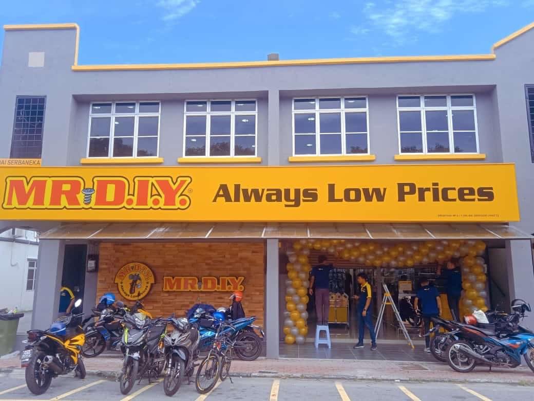 InfoKuala's tweet photo. MR DIY Banting Baru akan start beroperasi esok.
Dibuka setiap hari dari jam 10am hingga 10pm..
Ayuhhhh jom datang serbu ramai2 esok...😊☺

Sumber : Fha’s Dida https://t.co/iyhqzBnY77