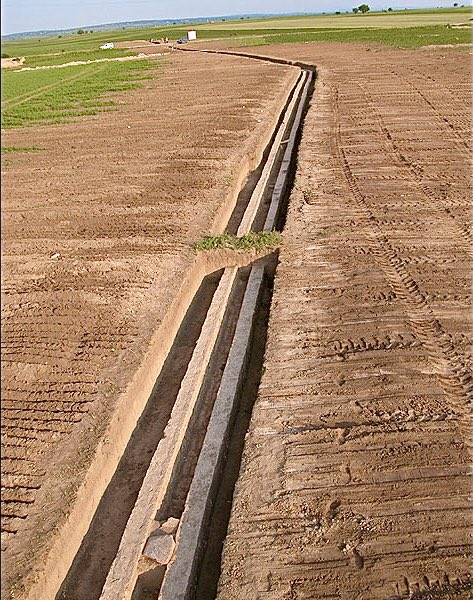 OptimoPrincipi's tweet photo. A rare look at a subterranean Roman aqueduct channel, this one built by the Roman army to bring water to Viminacium in modern Serbia. Despite the popular image of grand aqueduct bridges, most Roman aqueducts ran almost entirely underground. https://t.co/djU1fHYXUD