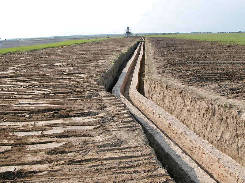 OptimoPrincipi's tweet photo. A rare look at a subterranean Roman aqueduct channel, this one built by the Roman army to bring water to Viminacium in modern Serbia. Despite the popular image of grand aqueduct bridges, most Roman aqueducts ran almost entirely underground. https://t.co/djU1fHYXUD